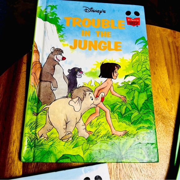 Disney Classics Book Set 5 Beloved Stories: Winnie the Pooh, Little Mermaid etc - Picture 5 of 5